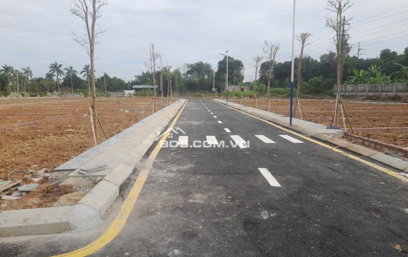 Cần bán đất hòa lạc nằm tại trung tâm đô thị vệ tinh  gần ga metro gần đh quốc gia lh 0987150666 e gửi tt chi tiết ạ.