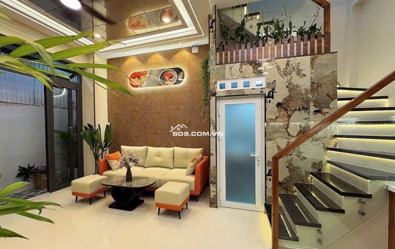 nhà đẹp quận 6, 4 phòng ngủ, 2 wc, hẻm 4m xe hơi vào tận nơi, chỉ 4 đồng hơn