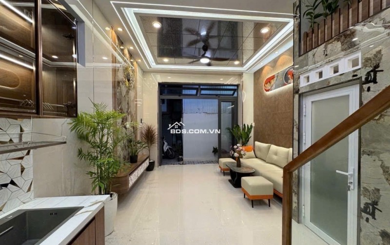 nhà đẹp quận 6, 4 phòng ngủ, 2 wc, hẻm 4m xe hơi vào tận nơi, chỉ 4 đồng hơn