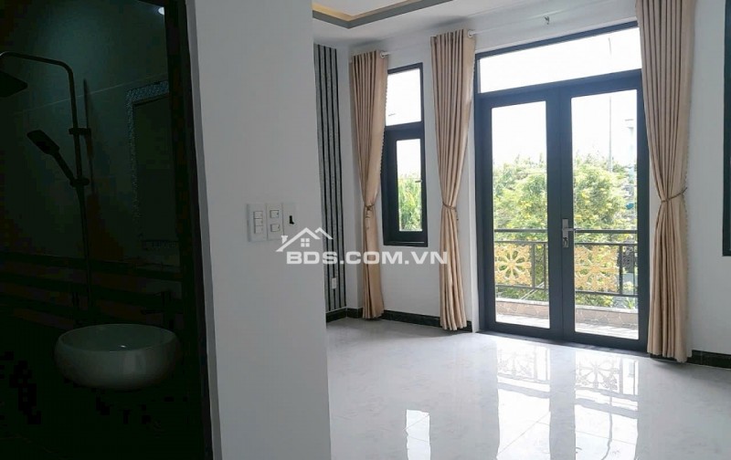 Nhà Đẹp KDC Hoàng Hải, Phạm Văn Sáng, Hóc Môn DT: 5m x 15m x 4tấm (75m2/330m2) Giá: 6.5 tỷ - 5×15- 1 trệt, 3 lầu, 5PN, 4WC, 1 ph thờ, 1 ph bếp