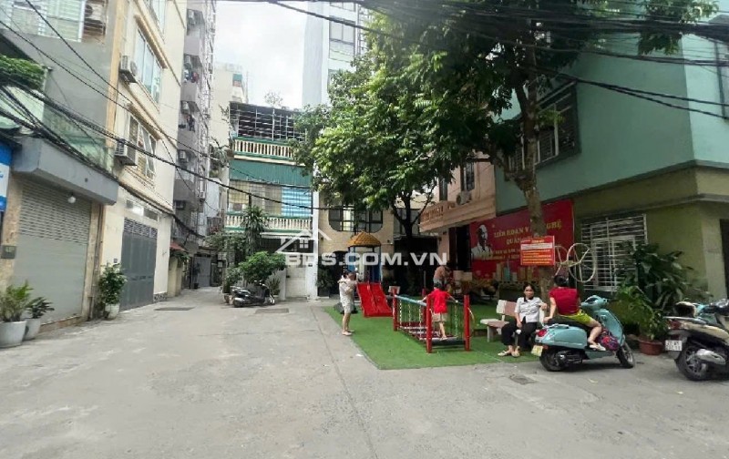 Nhà phân lô ô tô đỗ cửa Phố Vương Thừa Vũ MT 7.8m
