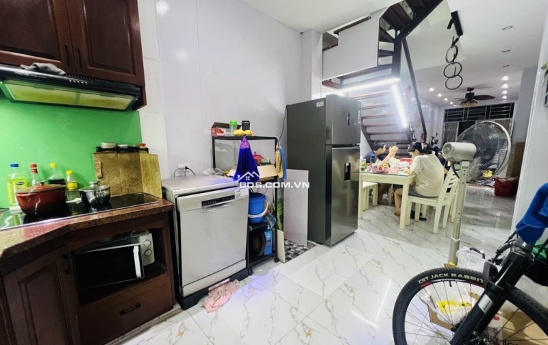 B.A.N NHÀ NGUYỄN TRÃI  34.1 M2 - 4 Tầng - Ngõ nông thẳng tắp - giá  7.5 tỷ