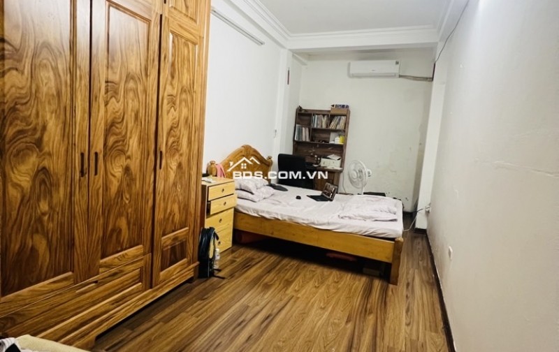 B.A.N NHÀ NGUYỄN TRÃI  34.1 M2 - 4 Tầng - Ngõ nông thẳng tắp - giá  7.5 tỷ
