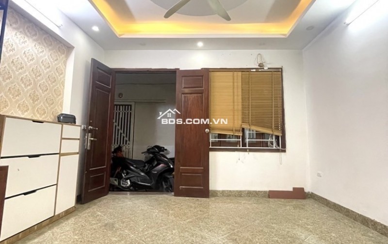 Bán nhà Gần Hồ Tây – nhà 5 tầng – chỉ hơn 10 tỷ một chút
