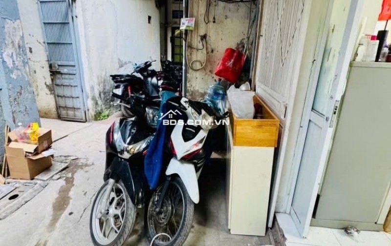 Bán nhà ngõ Bùi Xương Trạch 20m2 , 2,5 tầng