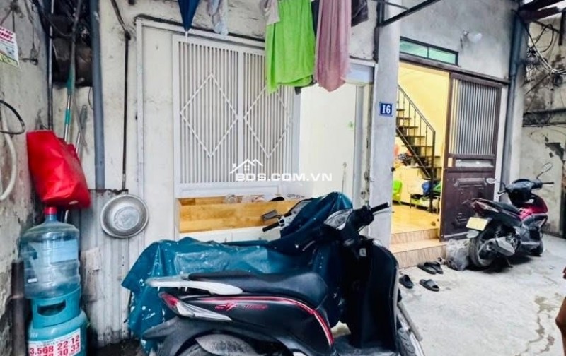 Bán nhà ngõ Bùi Xương Trạch 20m2 , 2,5 tầng