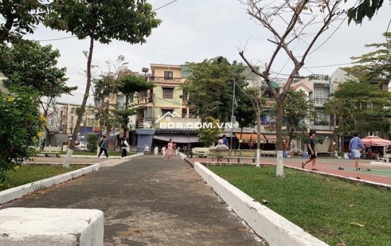 MẶT TIỀN KINH DOANH CHỢ ĐÊM HẠNH THÔNG TÂY - VIEW CÔNG VIÊN THOÁNG MÁT - HỢP ĐỒNG THUÊ 20 TRIỆU - CẦN BÁN GẤP.