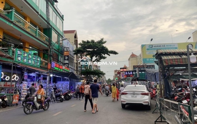 MẶT TIỀN KINH DOANH CHỢ ĐÊM HẠNH THÔNG TÂY - VIEW CÔNG VIÊN THOÁNG MÁT - HỢP ĐỒNG THUÊ 20 TRIỆU - CẦN BÁN GẤP.