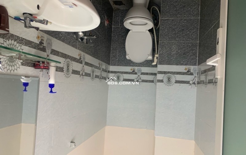 MẶT TIỀN KINH DOANH CHỢ ĐÊM HẠNH THÔNG TÂY - VIEW CÔNG VIÊN THOÁNG MÁT - HỢP ĐỒNG THUÊ 20 TRIỆU - CẦN BÁN GẤP.
