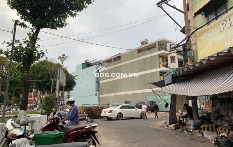 MẶT TIỀN KINH DOANH CHỢ ĐÊM HẠNH THÔNG TÂY - VIEW CÔNG VIÊN THOÁNG MÁT - HỢP ĐỒNG THUÊ 20 TRIỆU - CẦN BÁN GẤP.