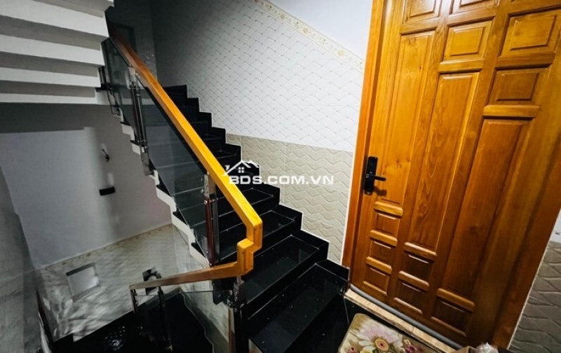 CHỦ GẤP BÁN NHÀ 5 TẦNG NGAY TRUNG TÂM QUẬN GÒ VẤP
