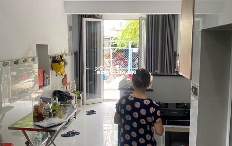 Nhà bán P.13, Bình Thạnh Nguyễn Xí ngang 3,5m dài 8m 3 tầng lầu