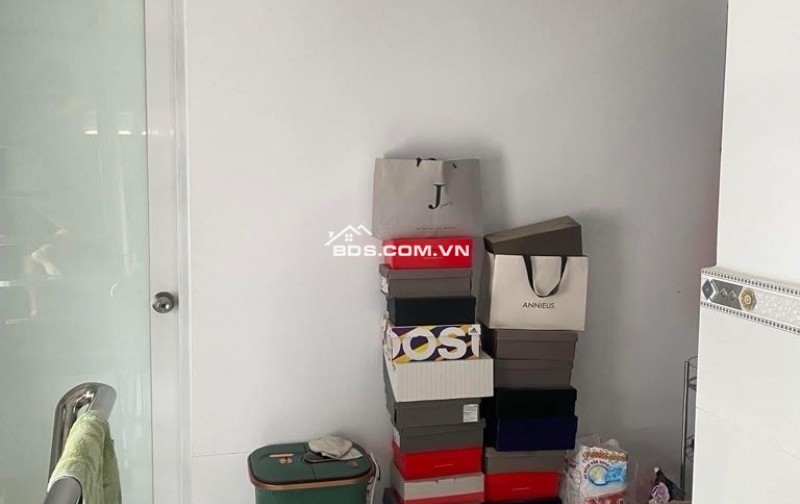 Nhà bán P.13, Bình Thạnh Nguyễn Xí ngang 3,5m dài 8m 3 tầng lầu
