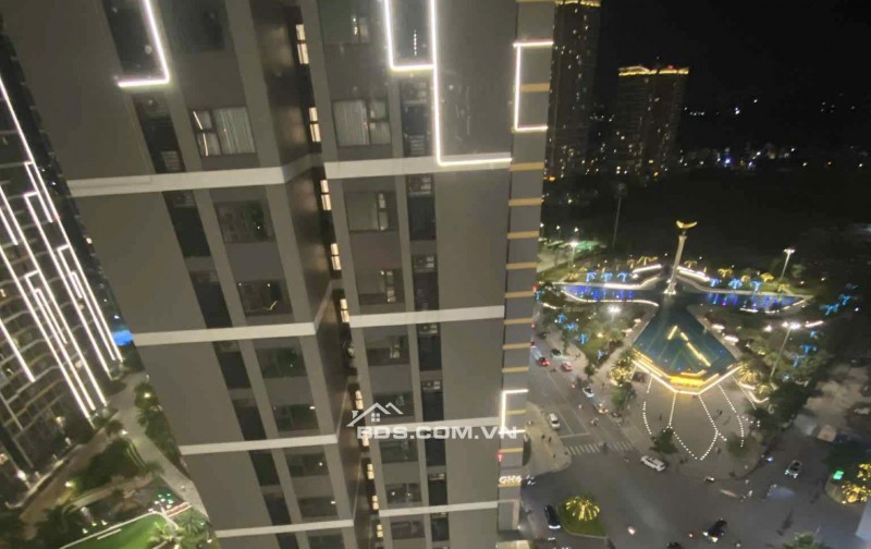 Bán căn hộ Vinhomes Grand Park Quận 9, view hoa hậu, hướng đông nam, DT 69.2m2