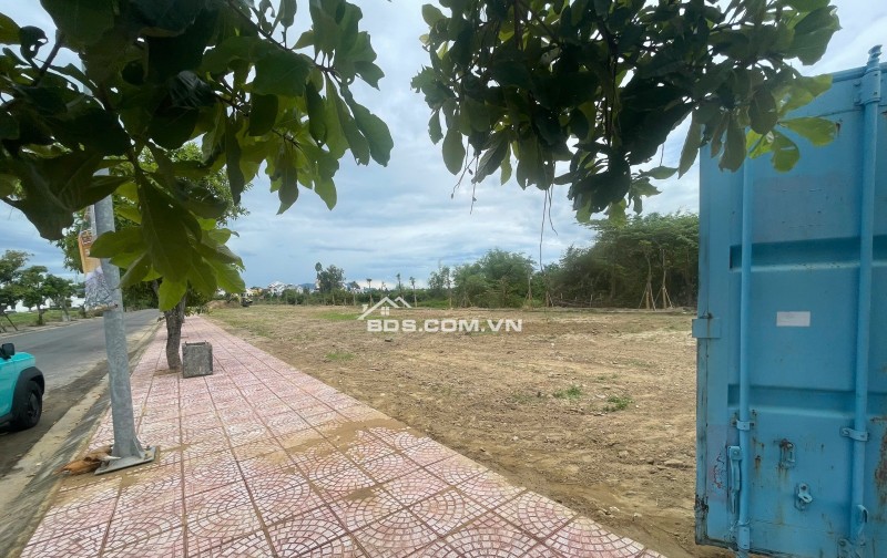 Đất vàng phố cổ Hội An sổ đỏ trao tay, giá chỉ từ 5,x tỷ/lô.