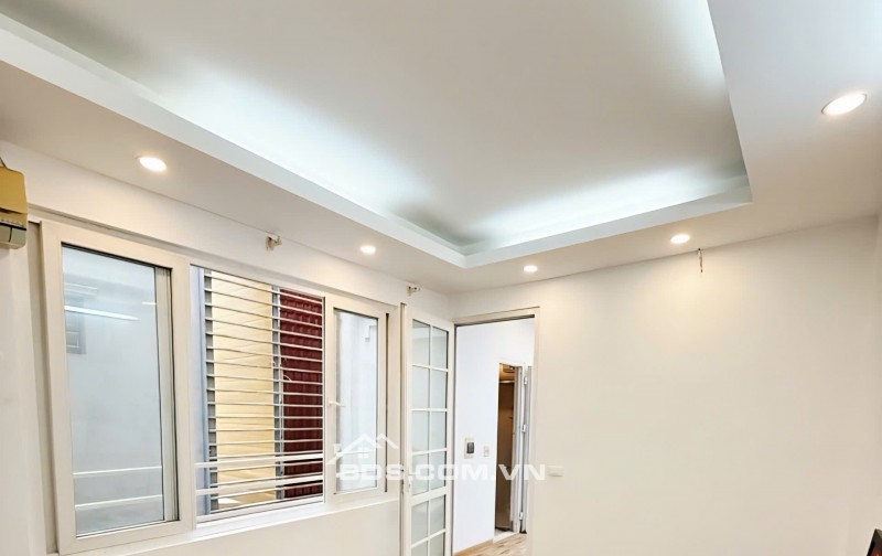 Hiếm nhà lô góc Hoàng Hoa Thám gần phố 2 thoáng 52m² x 4 tầng hơn 11 tỷ