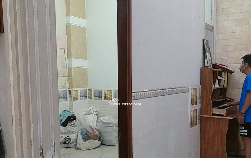 Nhà Ấp Tiền Lân - Xã Bà Điểm, Hóc Môn  Giá: 4.75 tỷ  DT: 82.5m² (5×17m), 2 tầng, BTCT  2PN, 2WC