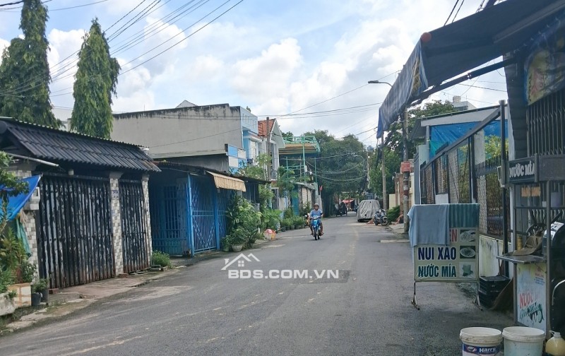 Gia chủ cần bán gấp! Chỉ 8,5 tỷ là có ngay căn biệt thự mini ngay Nguyễn Thị Hà, Hóc Môn - DT 5,5×20m cùng 1 trệt 2 lầu 4 phòng ngủ, sân thượng