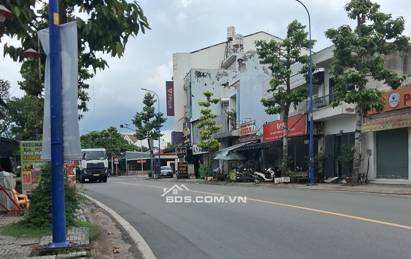 Nhà MT Lê Thị Hà – Hóc Môn | DT:  155m² (3.6×41.5m) | Giá hời: 10.95 tỷ (~60tr/m²) KC: 3 tầng BTCT, 4PN rộng, giếng trời, sân thượng, ban công.