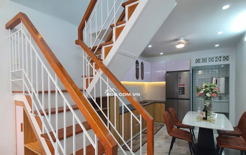 Bán nhà Đẹp HXH gần Mặt tiền Cống Lở, Tân Bình, 30m2, 2tầng, 2PN. Chỉ 4.75tỷ Full Nội Thất .