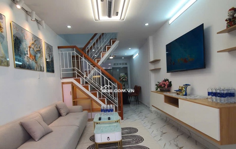 Bán nhà Đẹp HXH gần Mặt tiền Cống Lở, Tân Bình, 30m2, 2tầng, 2PN. Chỉ 4.75tỷ Full Nội Thất