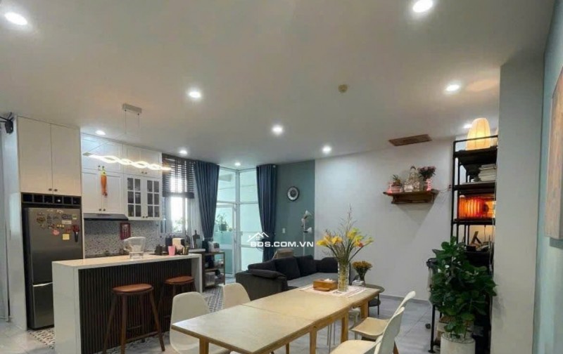 10tr/tháng. Nội thất đủ, C/c Ruby Garden, 83m2, 2PN, 2WC, Tân Bình.