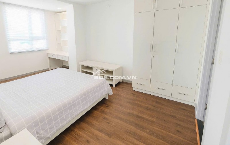 Căn hộ 110m2, 3p ngủ, 2wc, C/c Bàu Cát, Hồng Lac, p10, TB, 10tr/th