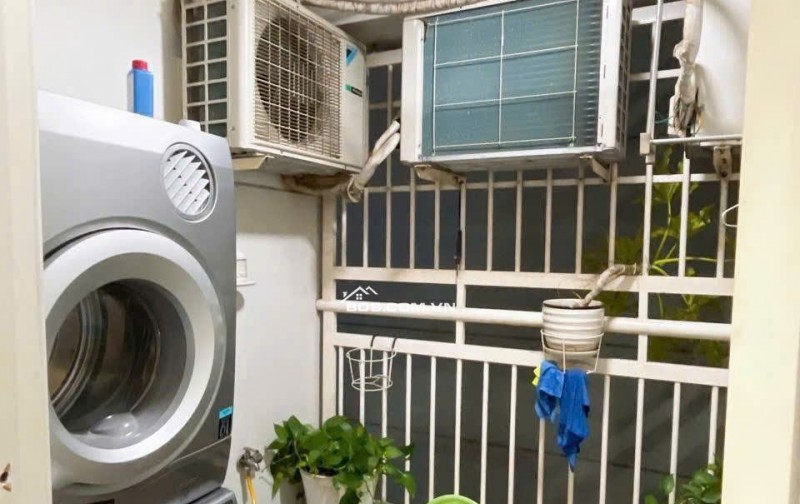Căn hộ 110m2, 3p ngủ, 2wc, C/c Bàu Cát, Hồng Lac, p10, TB, 10tr/th