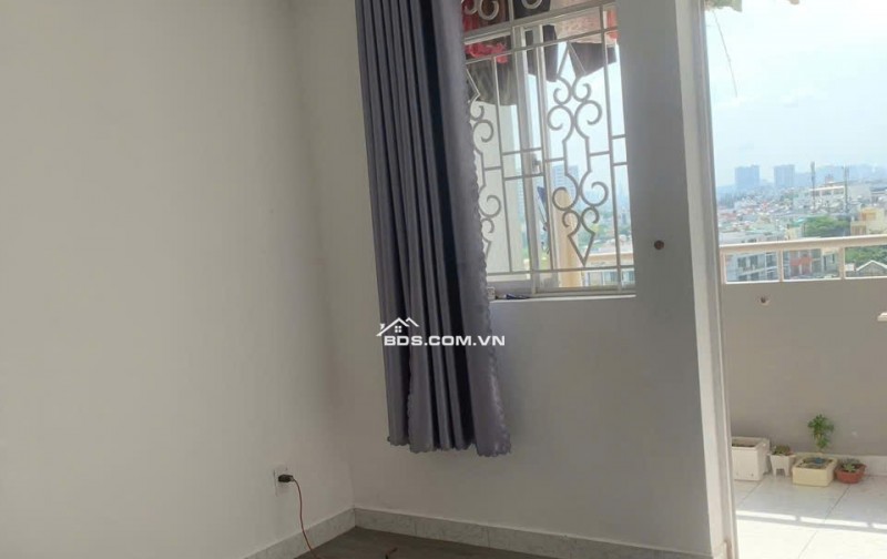 Chung cư 590, CMT8, Phường 11, Quận 3: 70m2, 2PN, thang bộ, 9tr