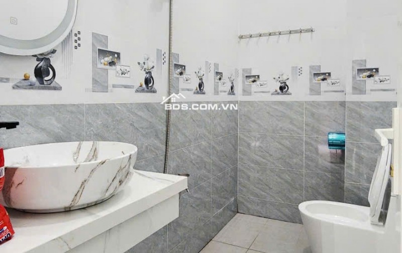  BÁN NHÀ MẶT TIỀN KINH DOANH – NHÀ MỚI XÂY, KIẾN TRÚC HIỆN ĐẠI – PHƯỜNG DĨ AN, TP. DĨ AN