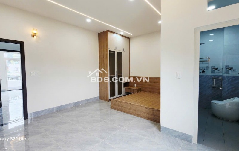  BÁN NHÀ MẶT TIỀN KINH DOANH – NHÀ MỚI XÂY, KIẾN TRÚC HIỆN ĐẠI – PHƯỜNG DĨ AN, TP. DĨ AN