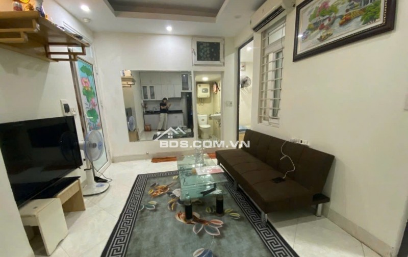 C/c Trương Định, P. Võ Thị Sáu, Q3, 73m2, 2PN, Lầu 2, 9tr/tháng.