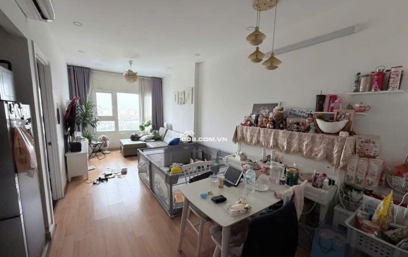 Căn hộ 40m2,1P ngủ, wc , C/c Bàu Cát, p10, TB,5tr/th. Thang bộ