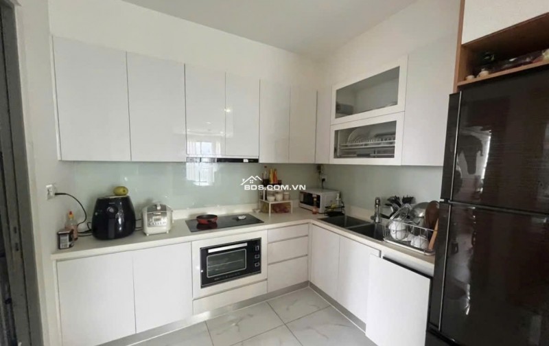 Căn hộ 40m2,1P ngủ, wc , C/c Bàu Cát, p10, TB,5tr/th. Thang bộ