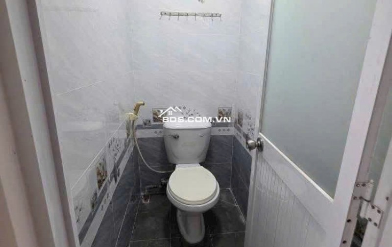 Căn hộ 40m2,1P ngủ, wc , C/c Bàu Cát, p10, TB,5tr/th. Thang bộ