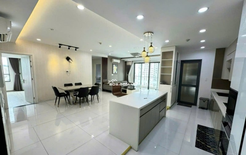 Chung cư Xigrand Court, Lý Thường Kiệt, Q10: 22Triệu, Nội thất, 3PN, 2WC.