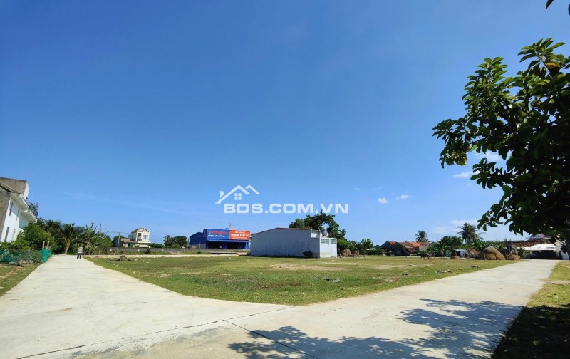 BÁN GẤP 2 LÔ ĐẤT TĐC VẠN LONG - BẮC VÂN PHONG Vị trí: Long Hòa, Vạn Long, Vạn Ninh, Khánh Hòa