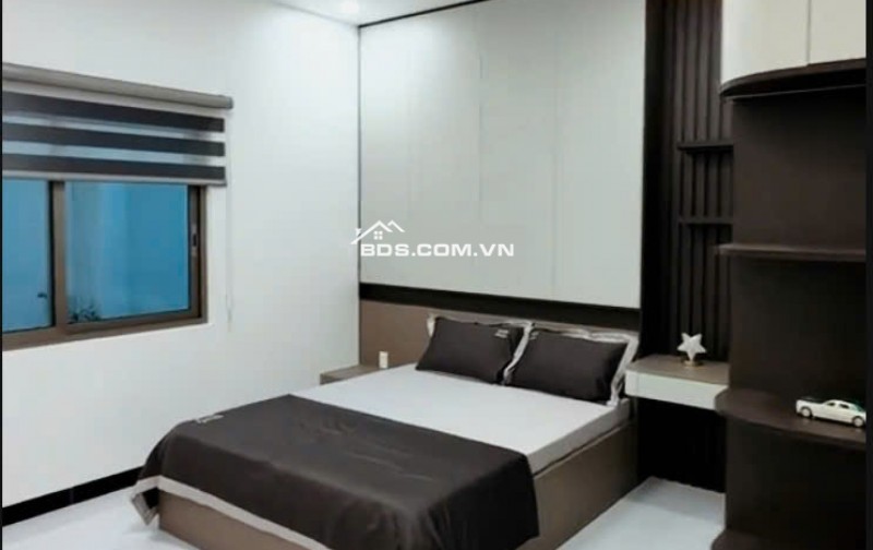 BÁN NHÀ 2 TẦNG MỚI, TẶNG LUÔN NỘI THẤT, KẾ ỦY BAN, TRƯỜNG HỌC VÀ BỆNH VIỆN CÁCH 500m