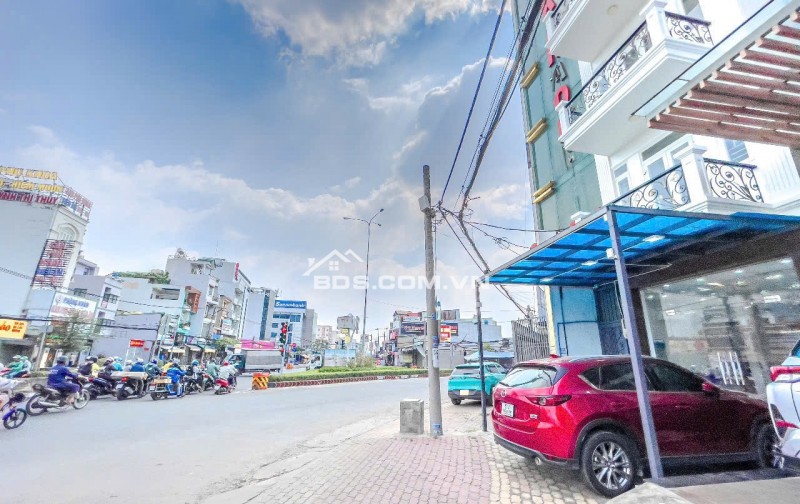  BÁN CĂN GÓC NGÃ 3 MẶT TIỀN 4,5 NỞ HẬU 5,3 x 22m , 1 TRỆT ,4 LẦU, SÂN THƯỢNG , 8 PN, 9WC - CHỐT GIÁ 17 TỶ .