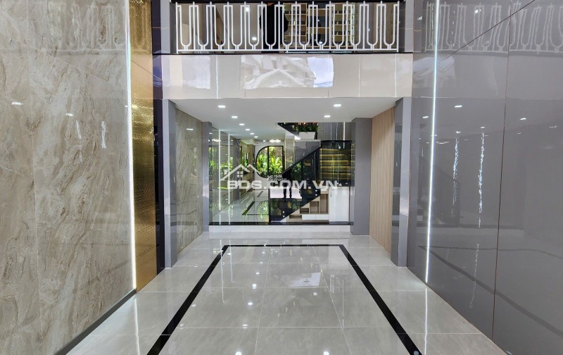Bán nhà mặt phố Hà Huy Giáp, Q.12. DT 69m2, 4 tầng, 4PN, sổ đỏ, giá 8.7 tỷ. LH: 0328335140