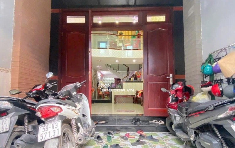 Bán nhà ở đường Quang Trung P11 đối diện chợ Hạnh Thông Tây DT 5* 17m, 2 lầu, giá chỉ 7,7 tỷ
