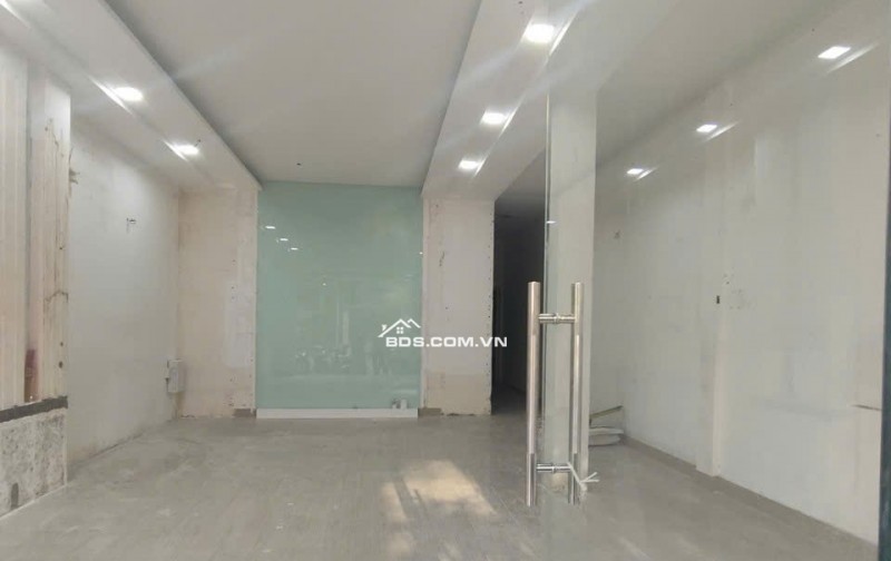 Mặt tiền gần Sư Vạn Hạnh Q10, DT: 86m2, ngang 6m, 4 tầng, 6PN, Dòng tiền 700tr/năm, Giá 38 Tỷ TL