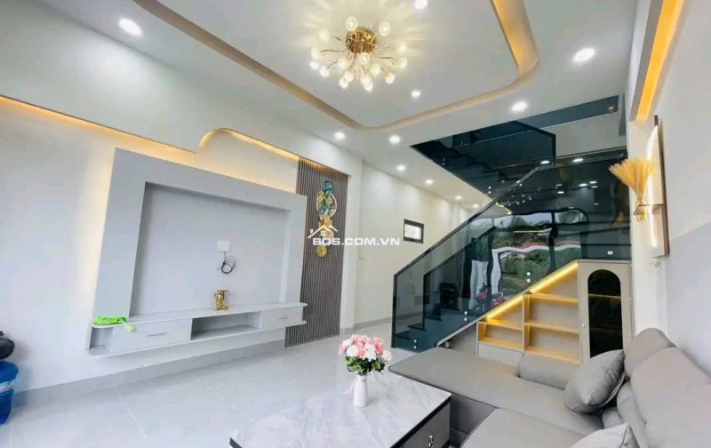 BÁN NHÀ 2 TẦNG MỚI, TẶNG LUÔN NỘI THẤT, KẾ ỦY BAN, TRƯỜNG HỌC VÀ BỆNH VIỆN CÁCH 500m