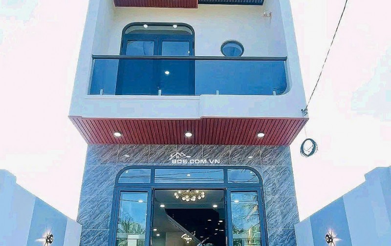 BÁN NHÀ 2 TẦNG MỚI, TẶNG LUÔN NỘI THẤT, KẾ ỦY BAN, TRƯỜNG HỌC VÀ BỆNH VIỆN CÁCH 500m