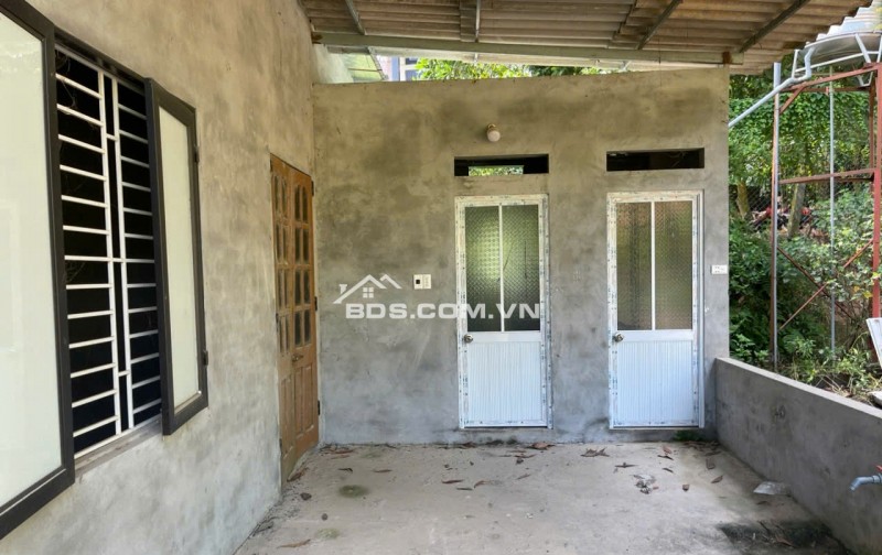 Bán đất chính chủ thôn Bằng Y Ba Vì rộng 700m2 mặt tiền 8,7m sẵn nhà ở luôn