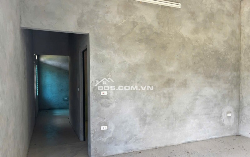 Bán đất chính chủ thôn Bằng Y Ba Vì rộng 700m2 mặt tiền 8,7m sẵn nhà ở luôn