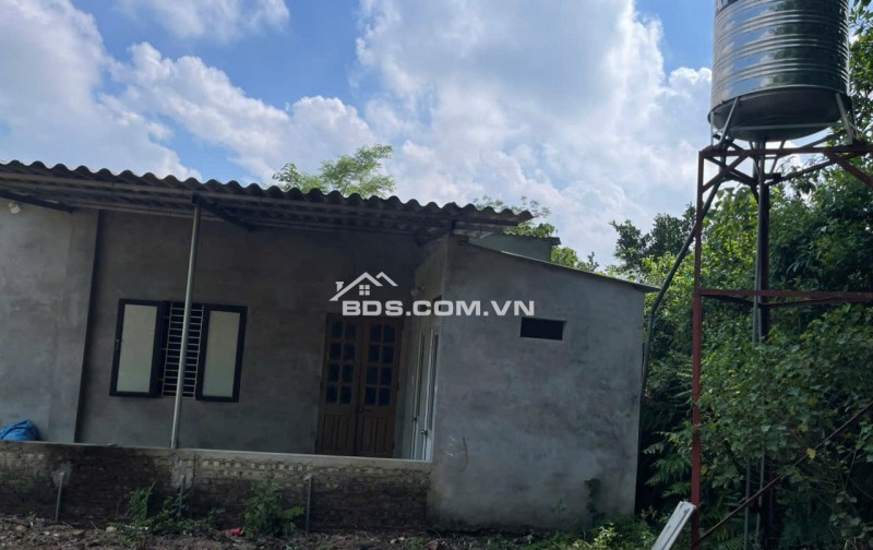 Bán đất chính chủ thôn Bằng Y Ba Vì rộng 700m2 mặt tiền 8,7m sẵn nhà ở luôn