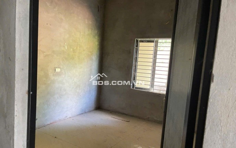 Bán đất chính chủ thôn Bằng Y Ba Vì rộng 700m2 mặt tiền 8,7m sẵn nhà ở luôn