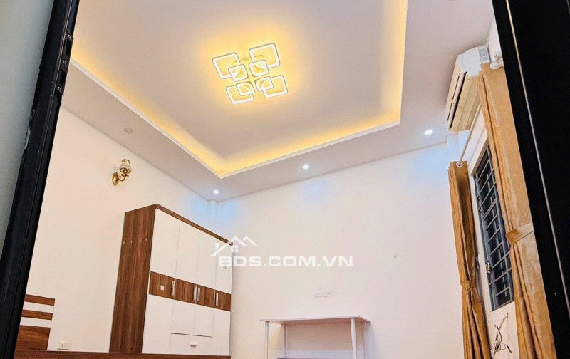 Cho thuê nhà nguyên căn Vũ Tông Phan, Khương Đình, Thanh Xuân. DT 35m x 4 tầng, giá 10tr