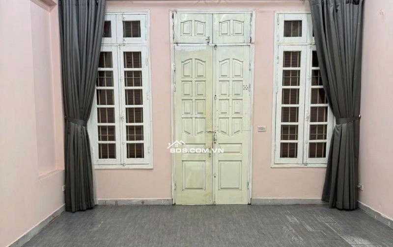Cho thuê nhà nguyên căn ngõ 371 Kim Mã, Ngọc Khánh, Ba Đình. DT 70m x 3 tầng, giá 22tr